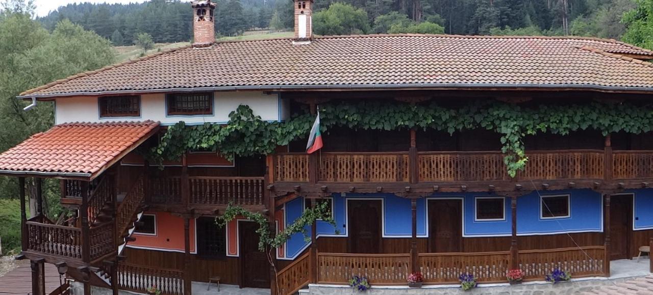 Недкова Къща Hotell Koprivsjtitsa Exteriör bild