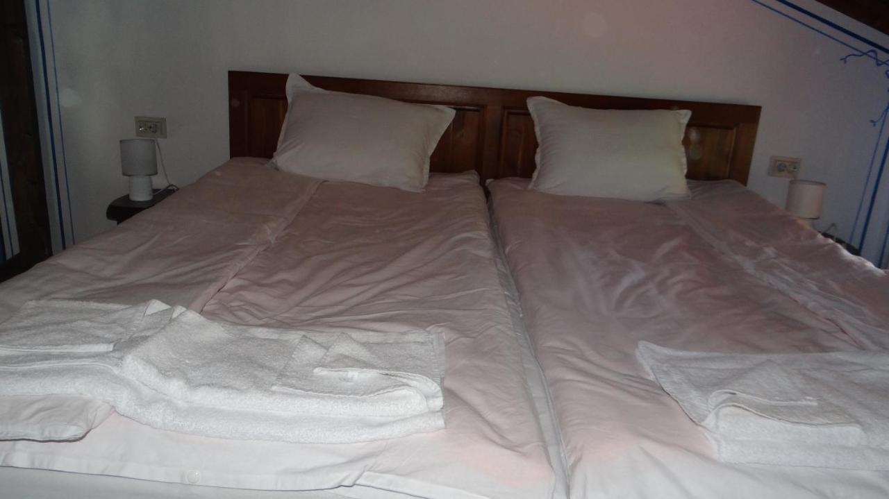 Недкова Къща Hotell Koprivsjtitsa Exteriör bild