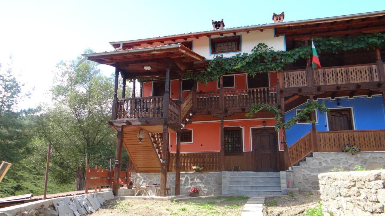 Недкова Къща Hotell Koprivsjtitsa Exteriör bild