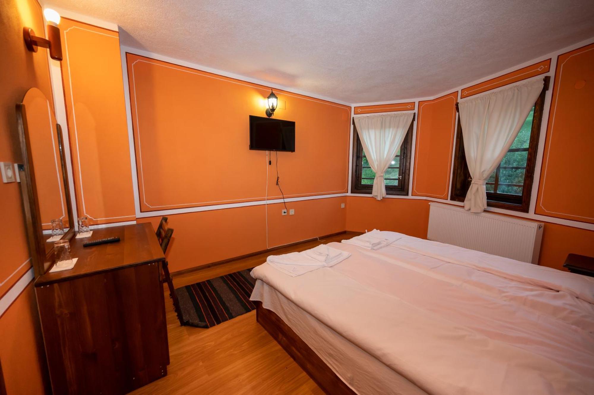 Недкова Къща Hotell Koprivsjtitsa Exteriör bild