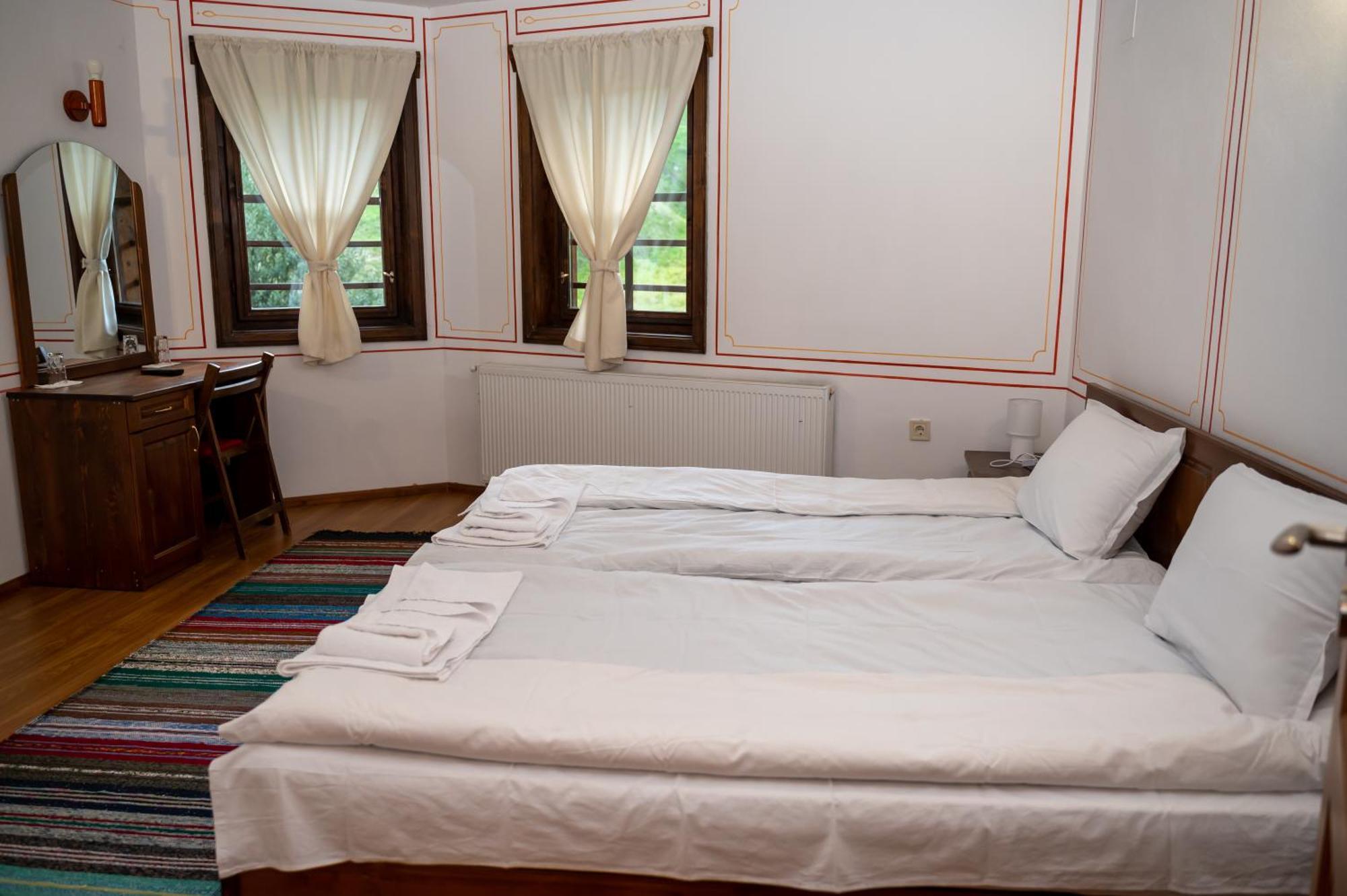 Недкова Къща Hotell Koprivsjtitsa Exteriör bild