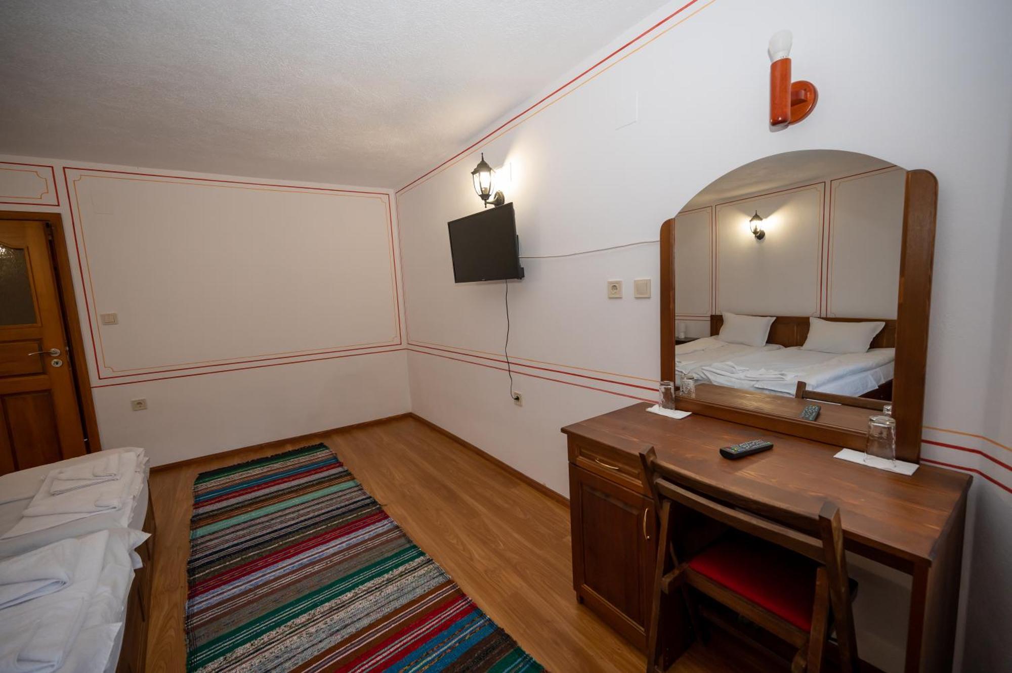 Недкова Къща Hotell Koprivsjtitsa Exteriör bild