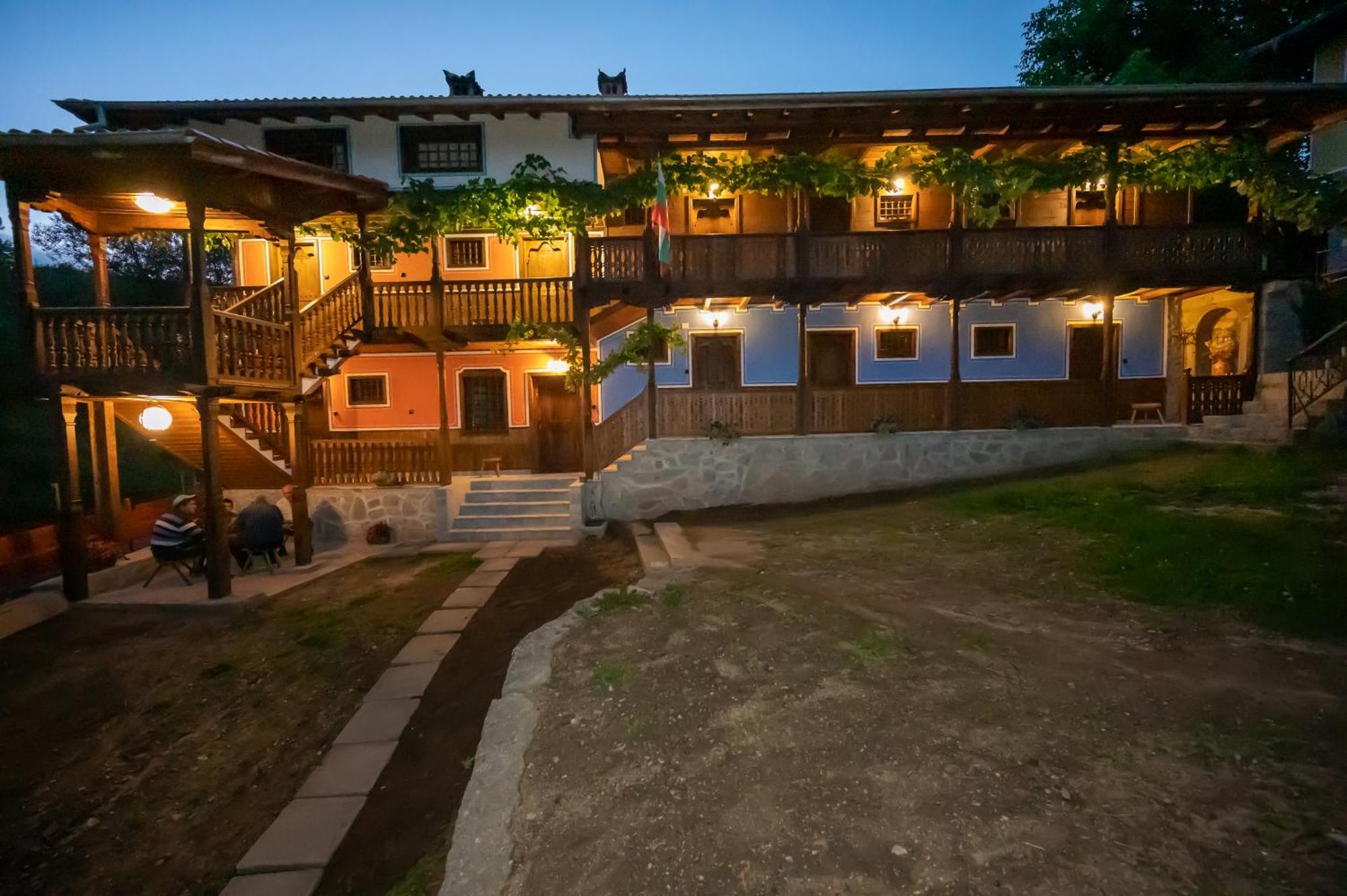 Недкова Къща Hotell Koprivsjtitsa Exteriör bild